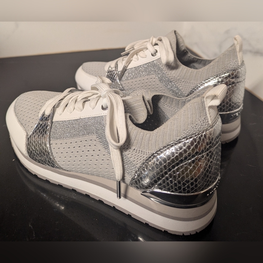 Michael Kors Women's Billie Knit Trainer Sneakers, Aluminum, Size: 7 MSRP $165 - Picture 7 of 10